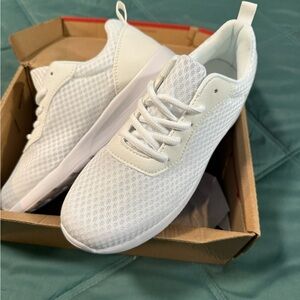 Kids White Sneakers.   no branding or Logo unisex